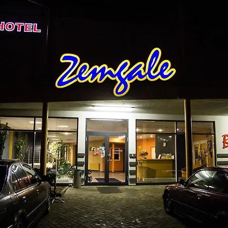 Zemgale فندق يلغافا